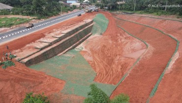 Ampliación de carreteras y restauración de taludes de suelo reforzado con geosintéticos, Nigeria